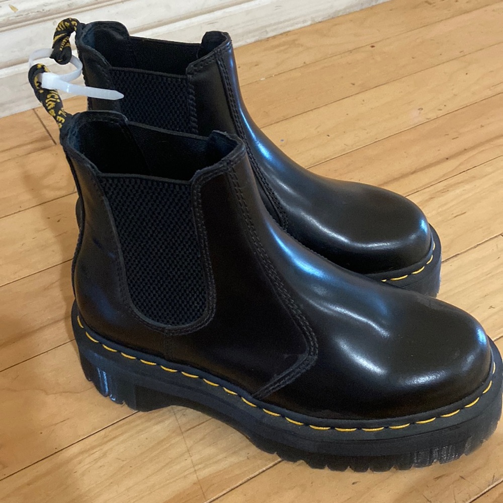 Doc Marten Women 7.5 (euro 38)